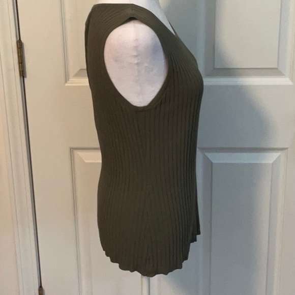 CHICO’S TANK TOP NWOT SIZE 2 (10-12) LARGE - Picture 2 of 4